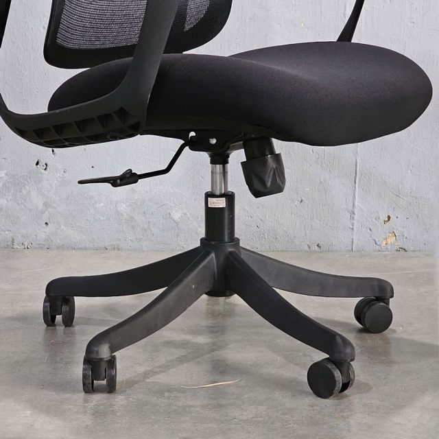Ghế xoay văn phòng lưng lười GVP365