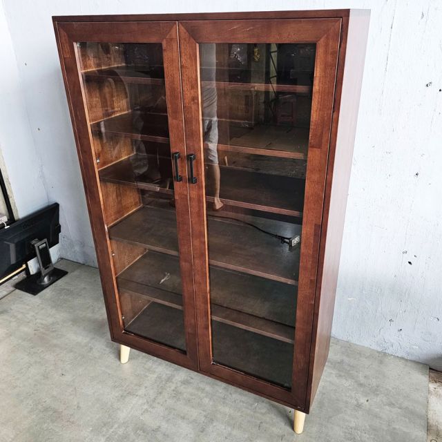 Tủ kính 2 cánh 100x35x160cm gỗ cao su KTB68207