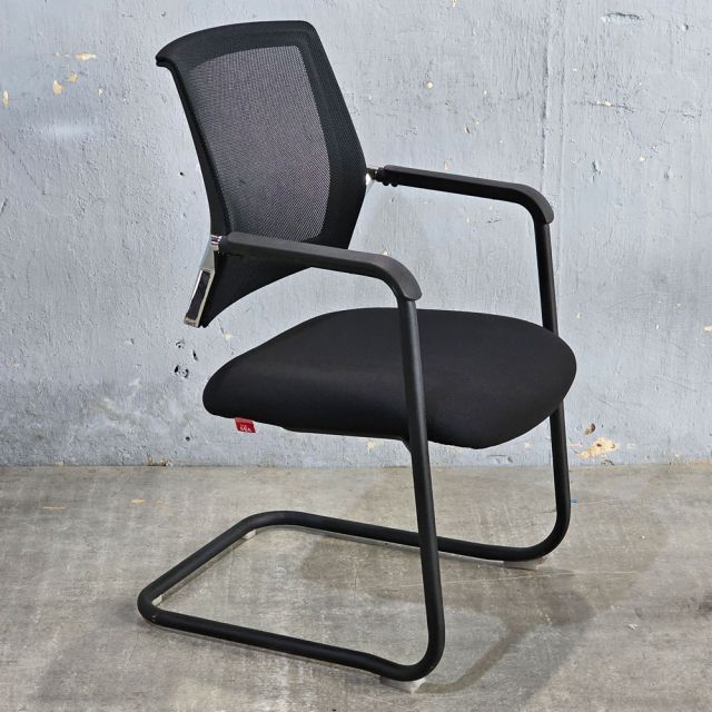 Ghế Nệm Chân Quỳ cho Phòng Họp - HOM1053