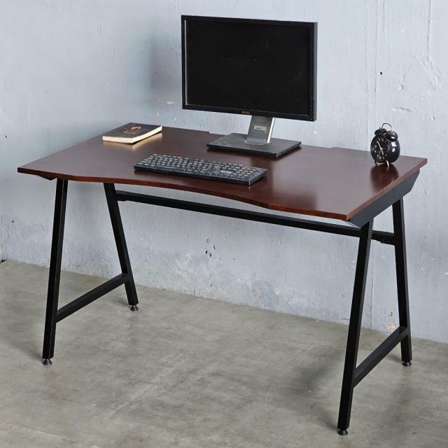 Bàn Gaming TaUP 120x70cm gỗ cao su GD680100