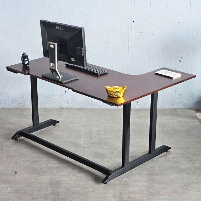Bàn Gaming góc L 140x100cm gỗ cao su chân sắt lắp ráp GD68102