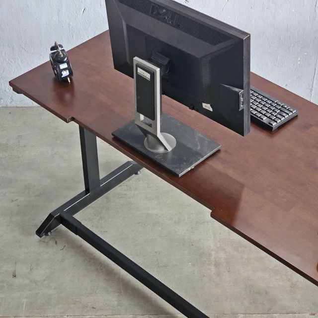 Bàn Gaming góc L 140x100cm gỗ cao su chân sắt lắp ráp GD68102