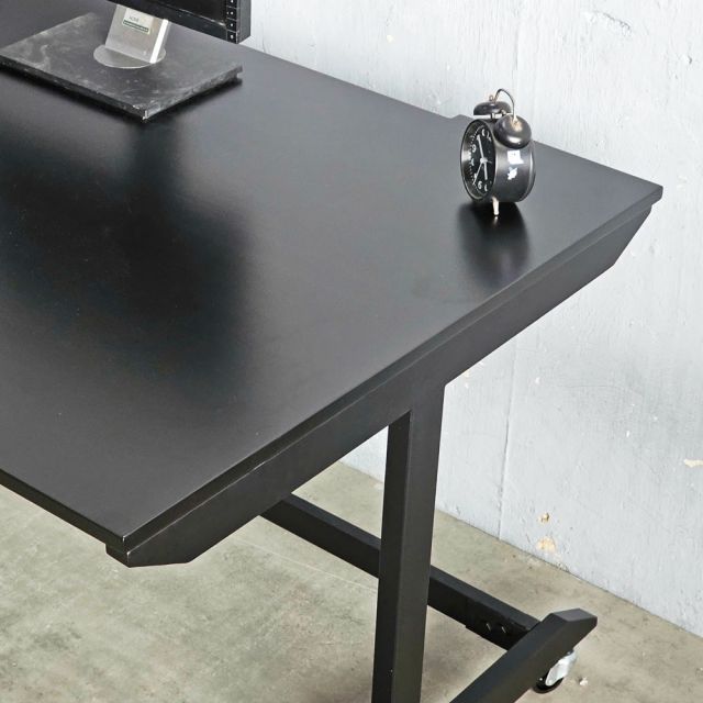 Bàn Gaming 145x90cm gỗ cao su chân sắt lắp ráp GD68098