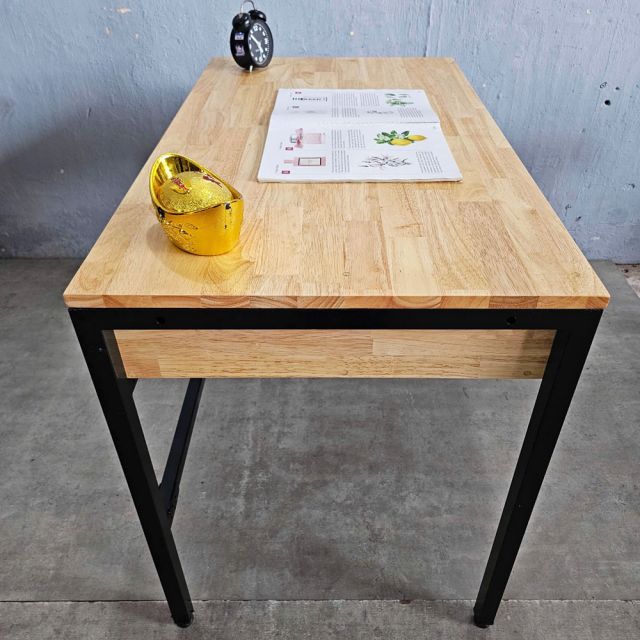 Bàn có ngăn hộc tủ 100x60cm gỗ cao su BD68141