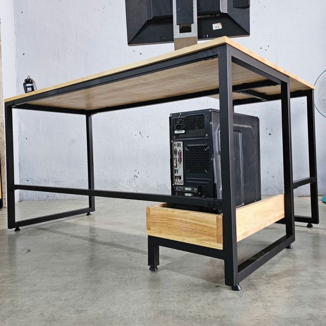 Bàn máy tính góc L 140x100cm gỗ cao su CD68035