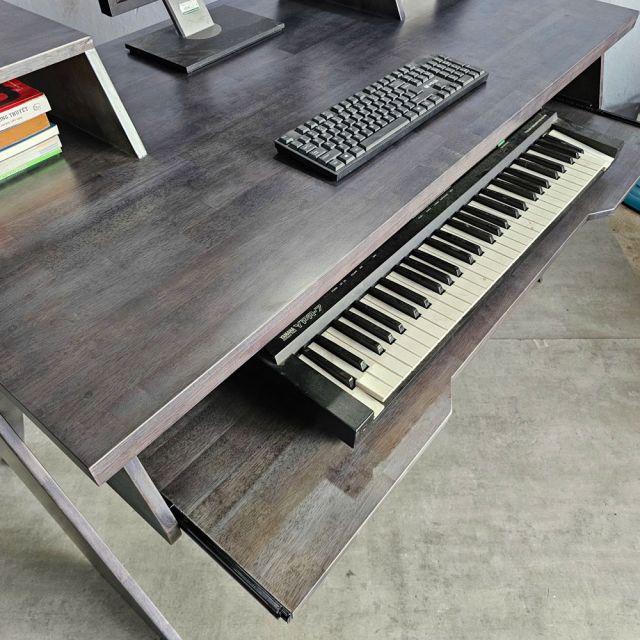 Bàn phòng thu Studio 150x90x100cm gỗ cao su SD68021