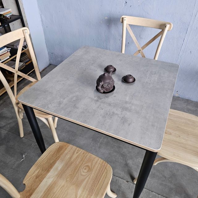 Combo bàn vuông chân CONE và 4 ghế ăn Bistro BBA178
