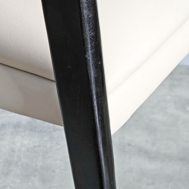 Ghế LORY bọc nệm gỗ tần bì GA68040
