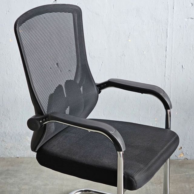 Ghế chân quỳ lưng lưới GVP208