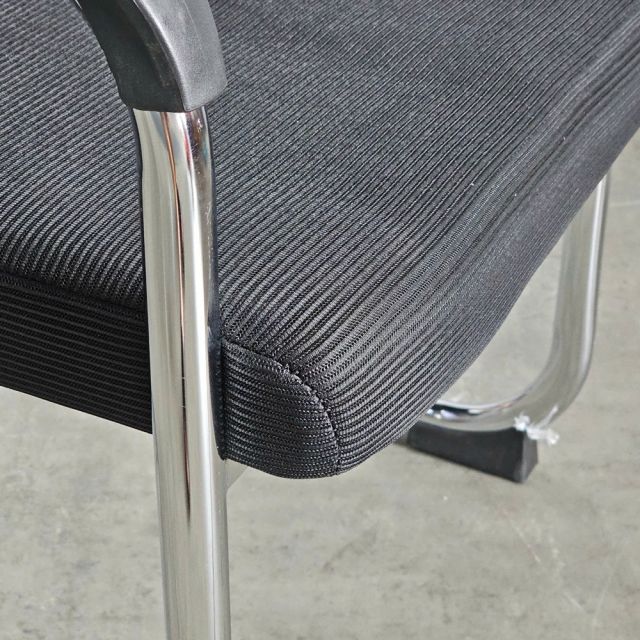 Ghế chân quỳ lưng lưới GVP208