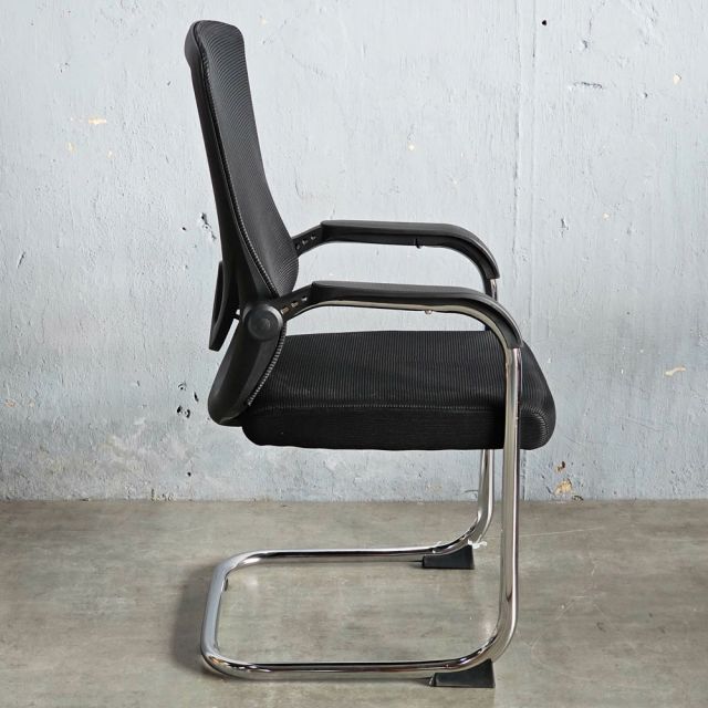 Ghế chân quỳ lưng lưới GVP208