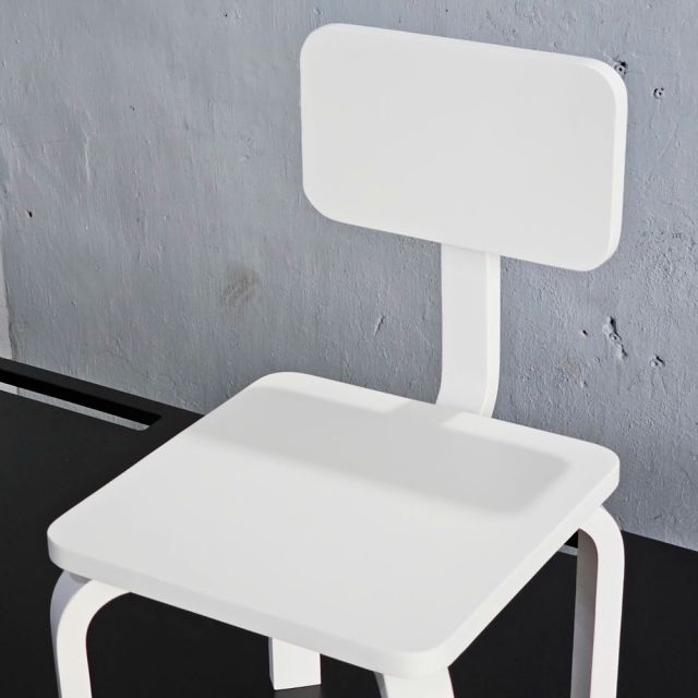 Ghế trẻ em gỗ cao su màu trắng GTE005