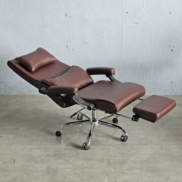 Ghế giám đốc ngả lưng nệm bọc simili màu nâu MFA714N