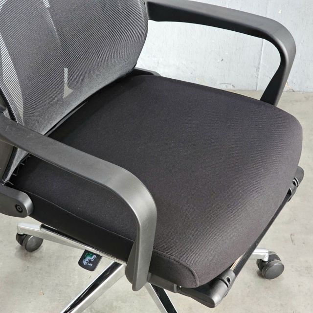 Ghế lưới xoay ngả lưng văn phòng J209A