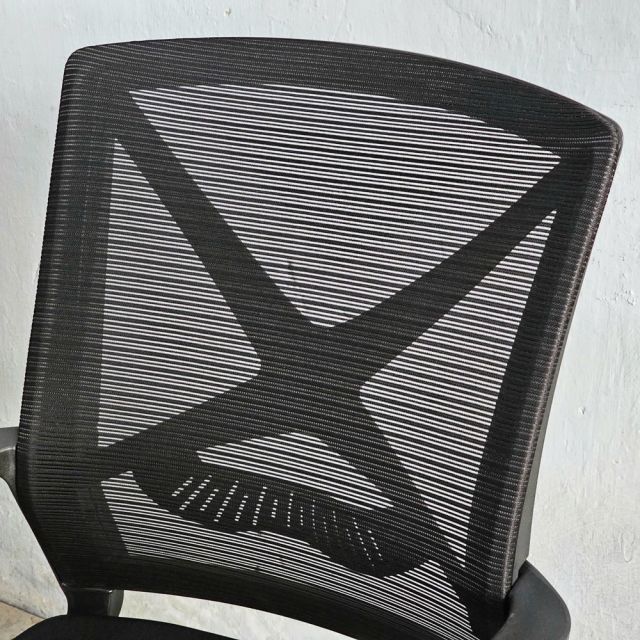 Ghế văn phòng chân xoay lưng lưới GAK835