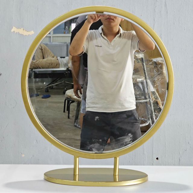 Gương trang điểm có đèn led hình tròn màu đen GNG015