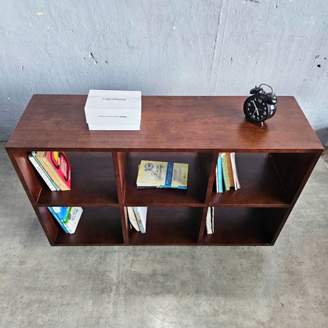 Kệ gỗ trang trí phòng khách có bánh xe di động TK039