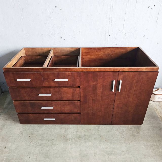 Tủ bếp dưới 160x60cm gỗ cao su TBD68012