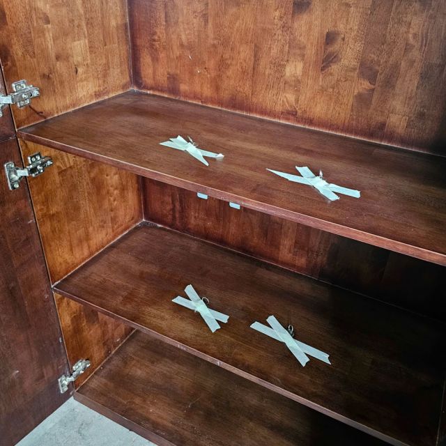 Tủ hồ sơ cửa kính có khóa 100x40x220cm gỗ cao su THS68079