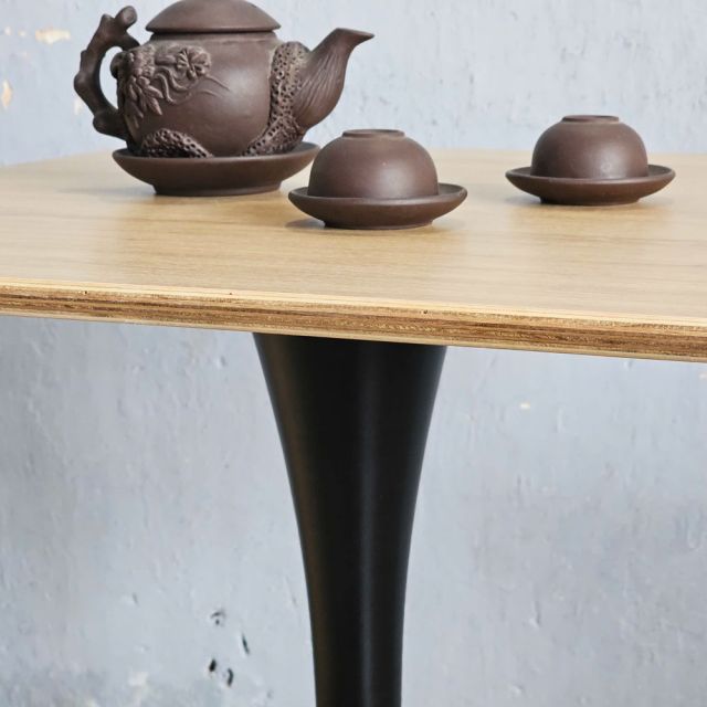 Bàn cafe vuông 60x60cm gỗ plywood chân sắt Tolix CFD68254