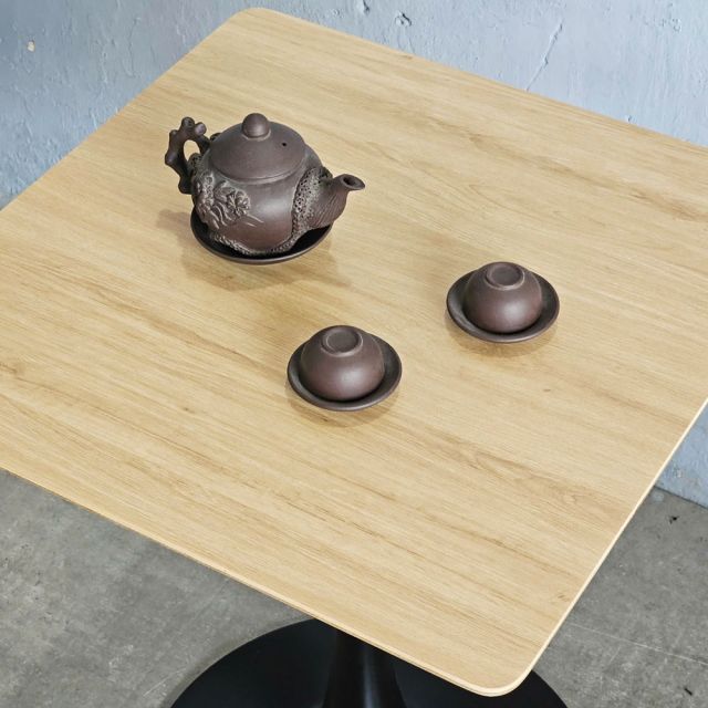 Bàn cafe vuông 60x60cm gỗ plywood chân sắt Tolix CFD68254