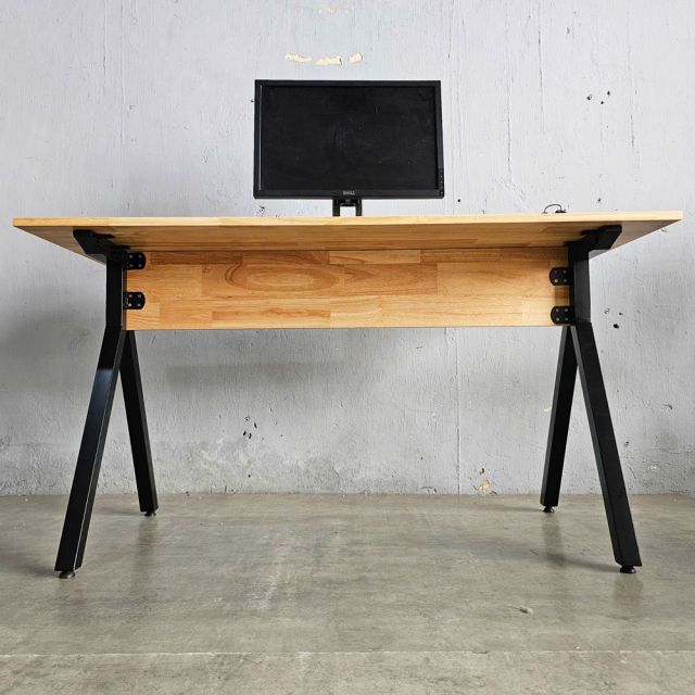 Bàn làm việc Vesta 140x60cm gỗ cao su SPD68241