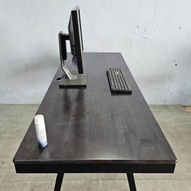 Bàn làm việc 160x60cm gỗ cao su chân sắt Aconcept HBAC026