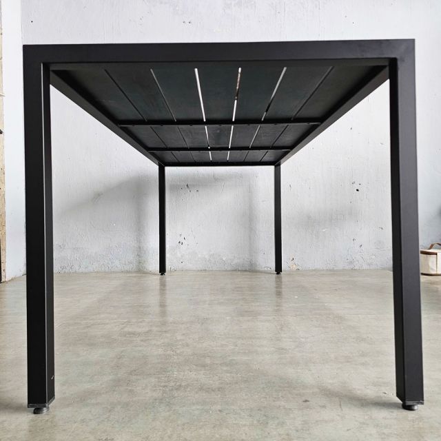 Bàn ngoài trời 180x80cm chân sắt gỗ cao su - BNT003