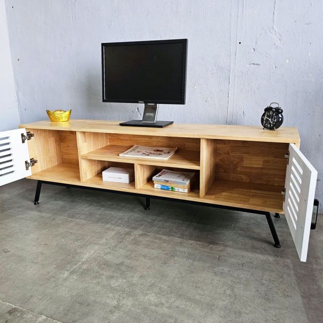 Kệ TV Codia 160x35x50cm gỗ cao su KTV68118