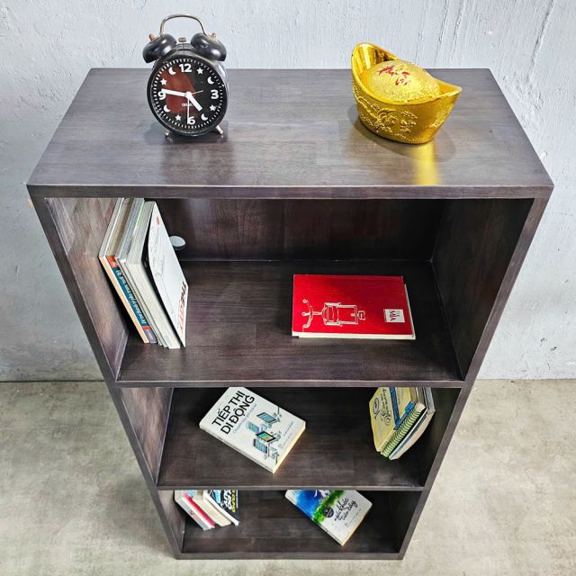 Kệ sách nhỏ đơn giản 3 tầng bằng gỗ cao su KS68196