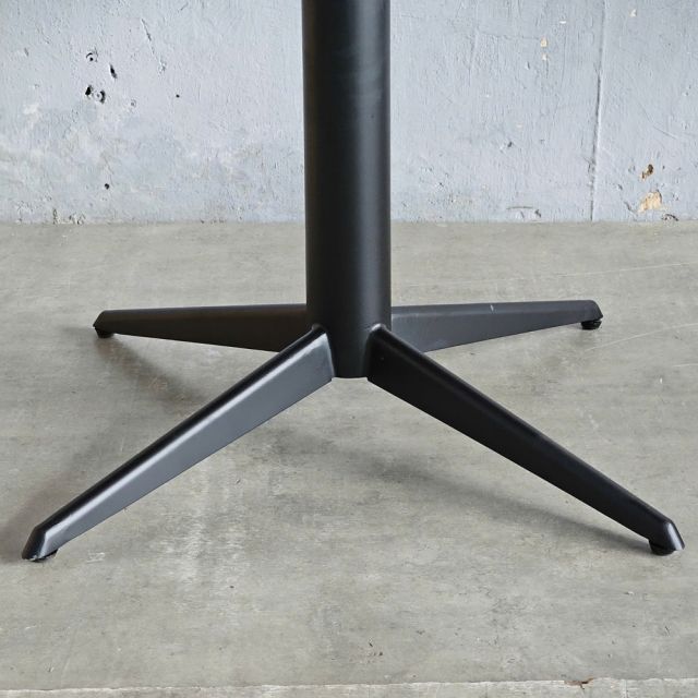 Bàn tròn 100cm gỗ tràm chân sắt BA68223