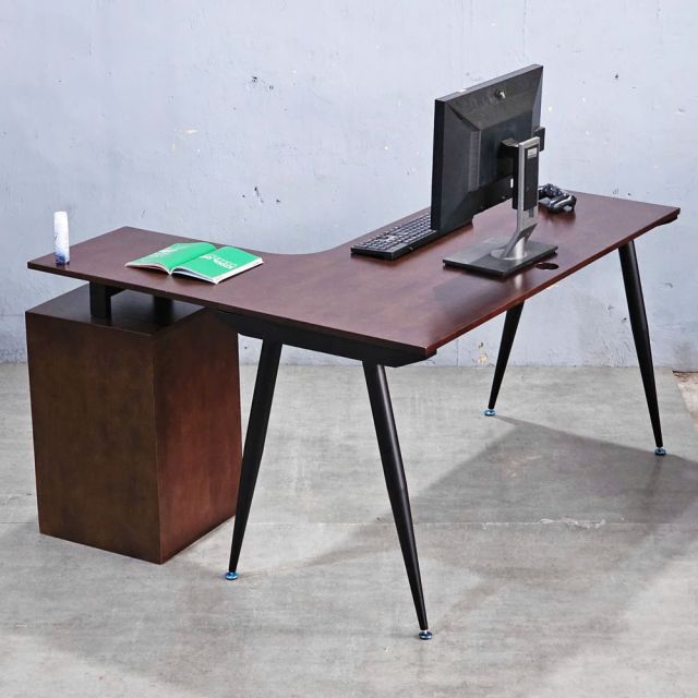Bàn góc L chân gác tủ 140x120cm gỗ cao su chân hệ CONE HBCO059