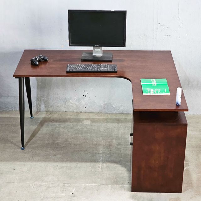 Bàn góc L chân gác tủ 140x120cm gỗ cao su chân hệ CONE HBCO059