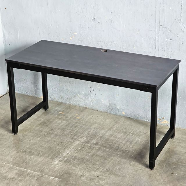 Bàn làm việc 140x60cm gỗ cao su hệ URA HBUR002