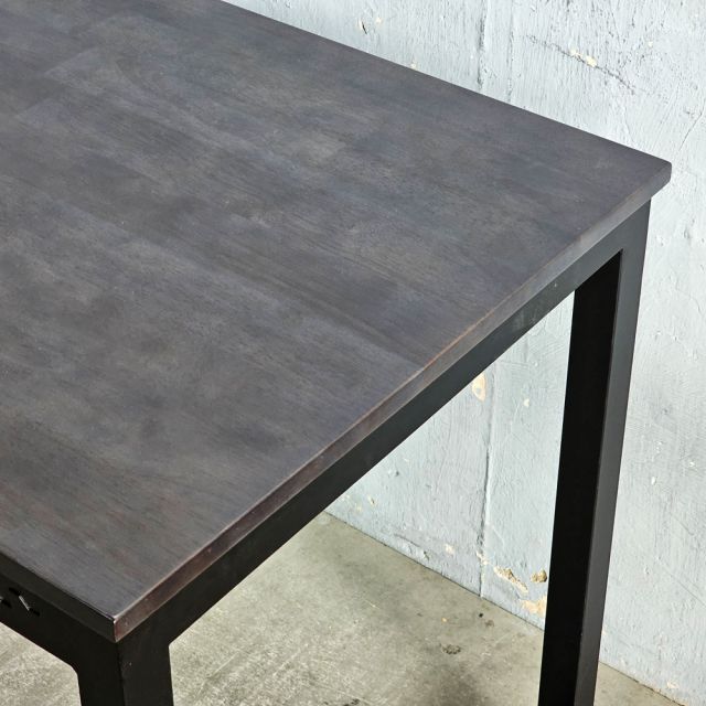 Bàn làm việc 140x60cm gỗ cao su hệ URA HBUR002