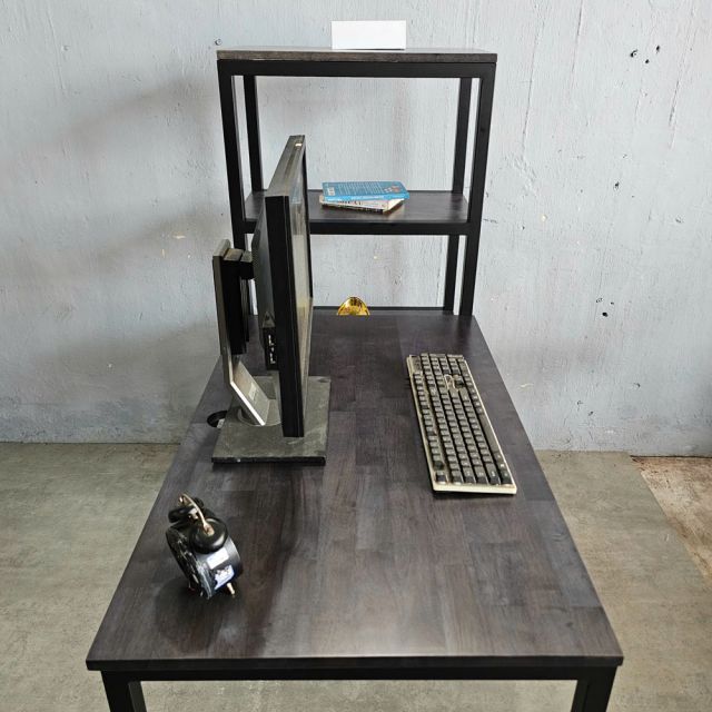 Bàn máy tính UBAN liền kệ sách 134x60x132cm gỗ