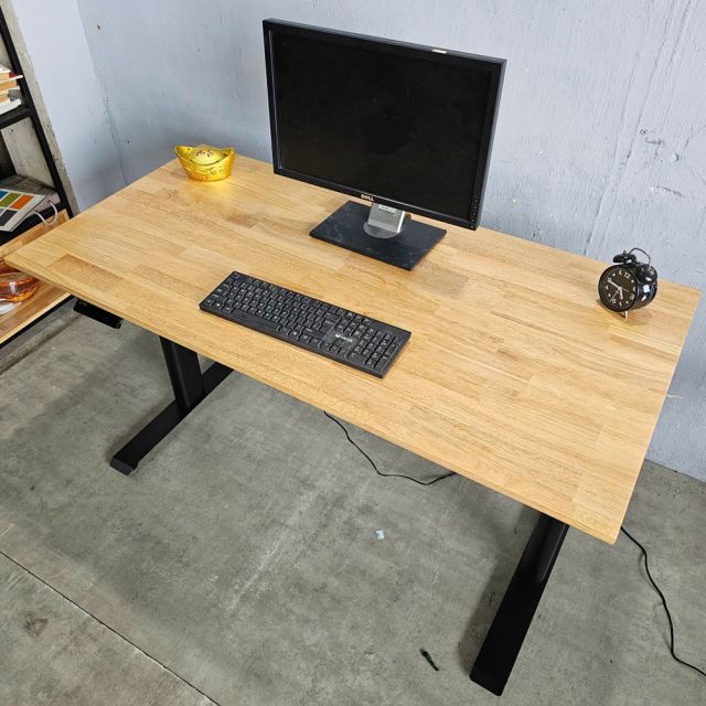 Bàn nâng hạ chiều cao FlexiOval 140x70cm gỗ cao su FLD030