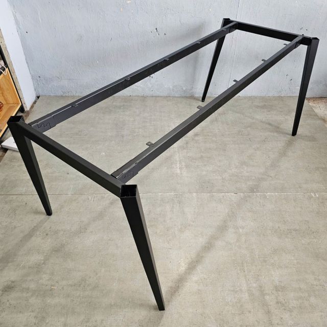 Chân sắt lắp ráp cho bàn họp 180x90cm hệ Tứ Giác Côn CBHD009