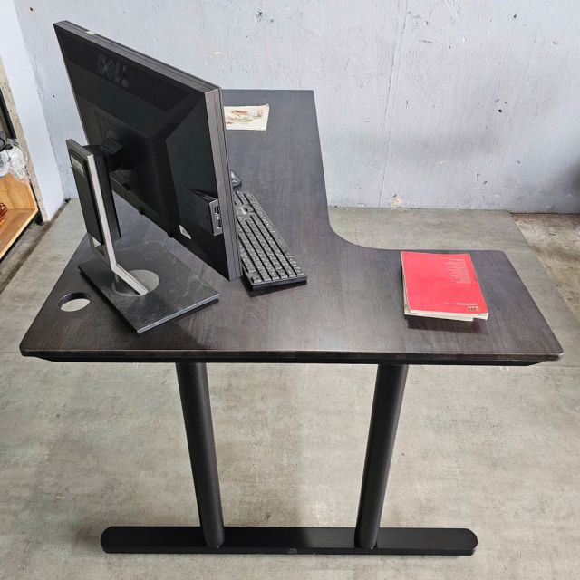 Bàn chữ L 160x100cm gỗ cao su hệ TIO HBTO029