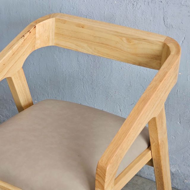 Ghế lưng tựa gỗ cao su bọc nệm GCF194