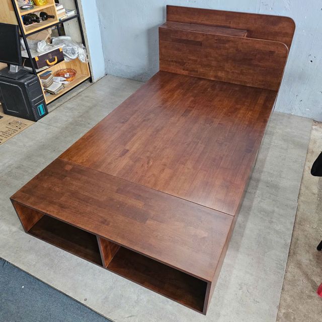 Giường ngủ 120x220cm gỗ cao su có hộc kéo GN68051