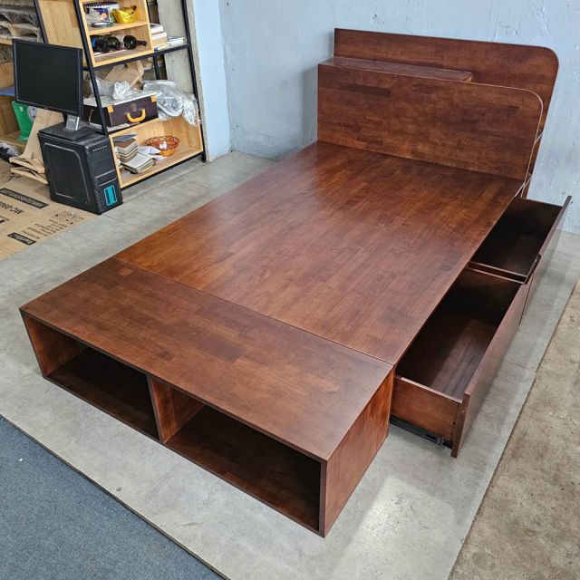 Giường ngủ 120x220cm gỗ cao su có hộc kéo GN68051