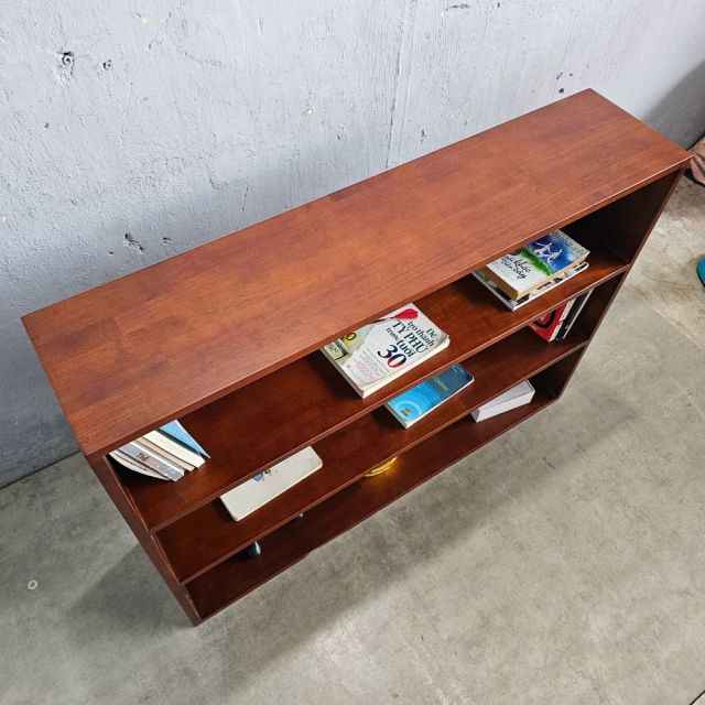Kệ sách 3 tầng 110x25x80cm gỗ cao su KS68319