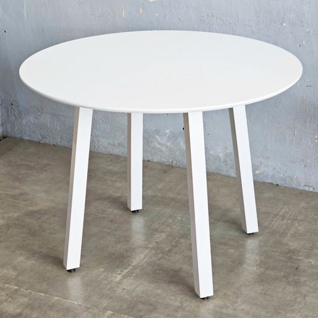 Bàn ăn tròn Gerda 1m gỗ cao su BA68197