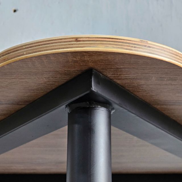 Bàn tam giác BENTO 120cm gỗ plywood chân sắt hệ CONE HBCO071