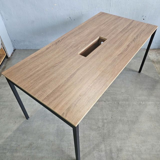 Bàn họp 160x80cm gỗ Plywood phủ melamin chân hệ Slean HBSL021