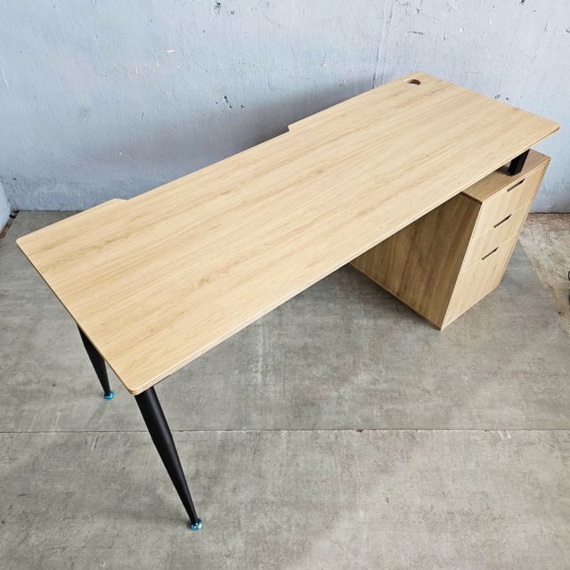 Bàn làm việc gác tủ 160x60cm gỗ cao su hệ CONE HBCO072