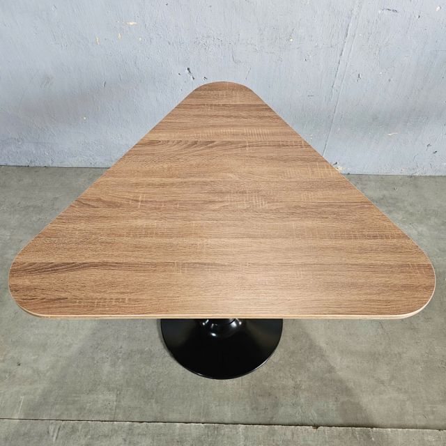 Bàn tam giác 100x90cm gỗ plywood chân Tulip CFD68268