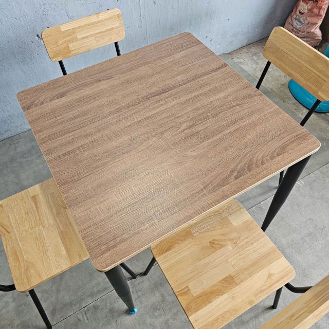 Combo bàn ăn vuông 80x80cm và 4 ghế ăn BBA182