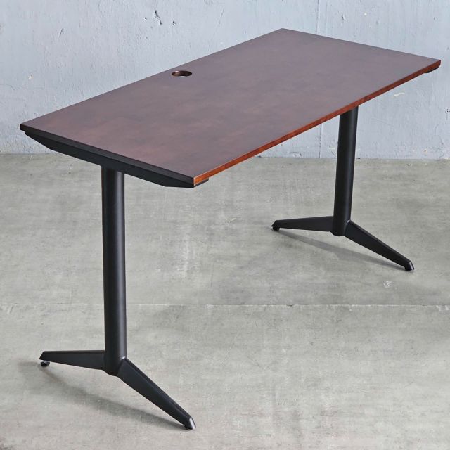 Bàn làm việc 120x60cm gỗ cao su chân sắt SPD68246